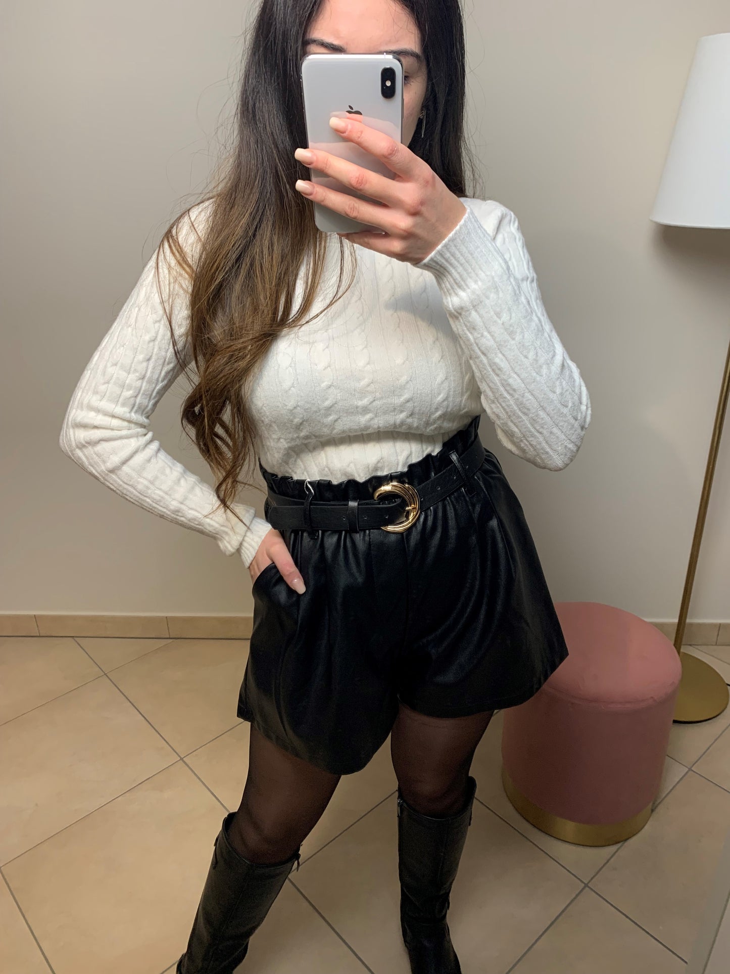 SHORTS IN ECOPELLE CON CINTURA