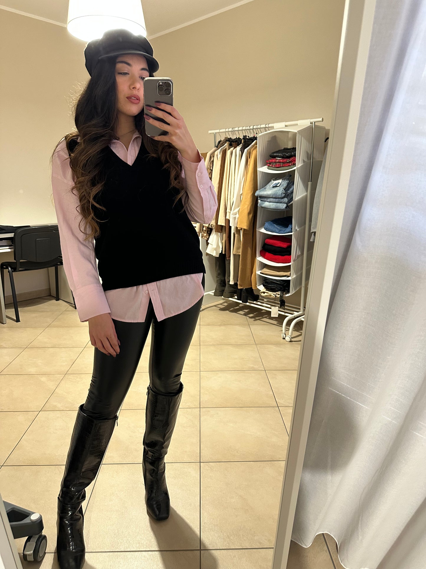 GILET IN MAGLIA CON SCOLLO A V