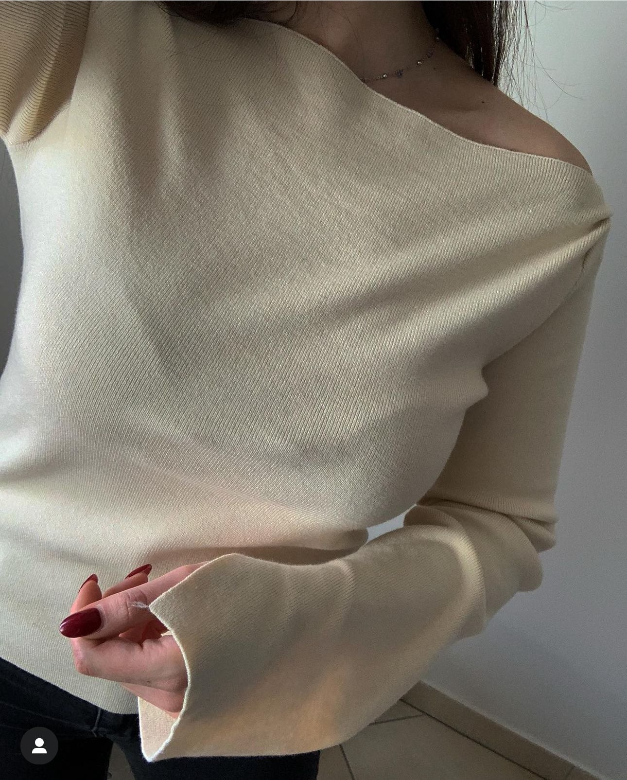 MAGLIA CON SCOLLO A BARCA