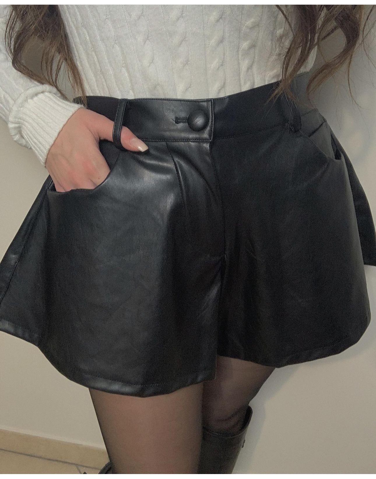 Shorts in Ecopelle a Farfalla