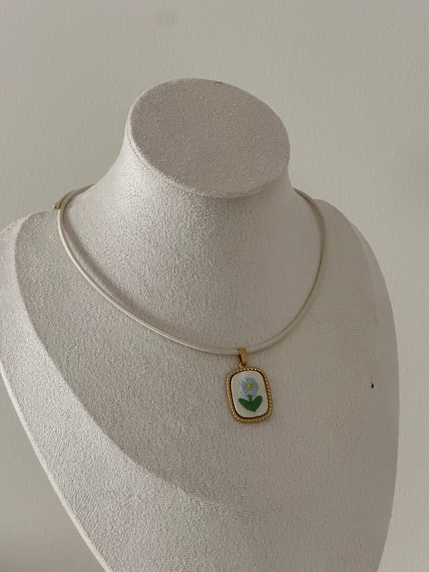 Collana Magnetic