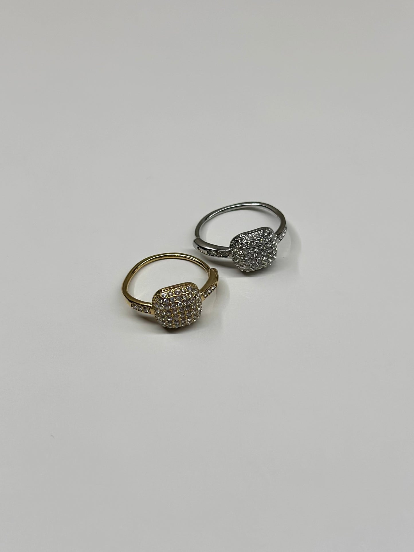 Anello Pavé Square