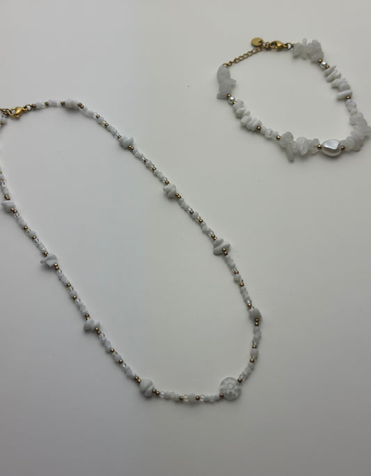 Collana con Pietre e Perle