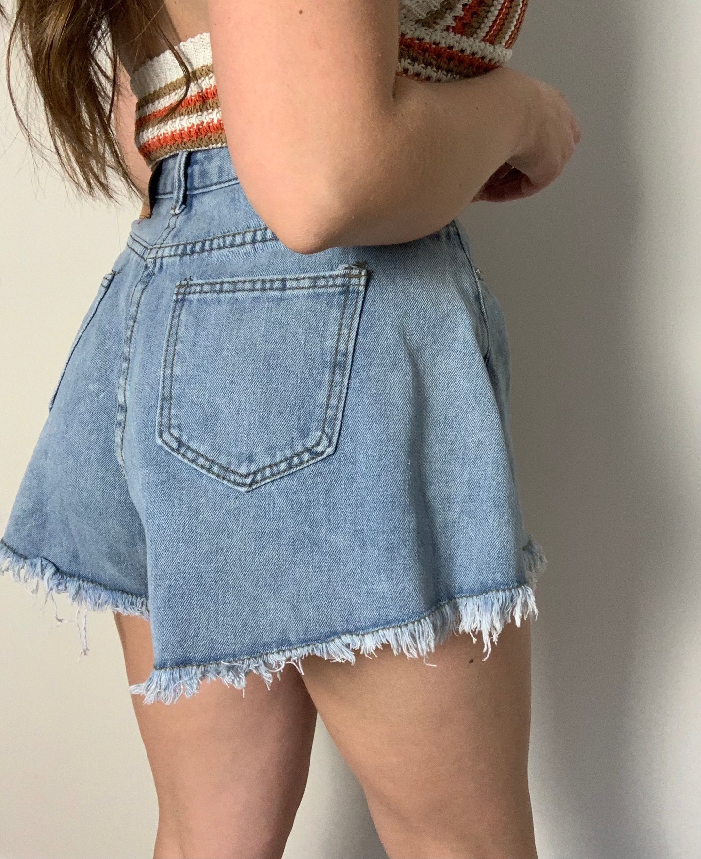 SHORTS IN DENIM A FARFALLA