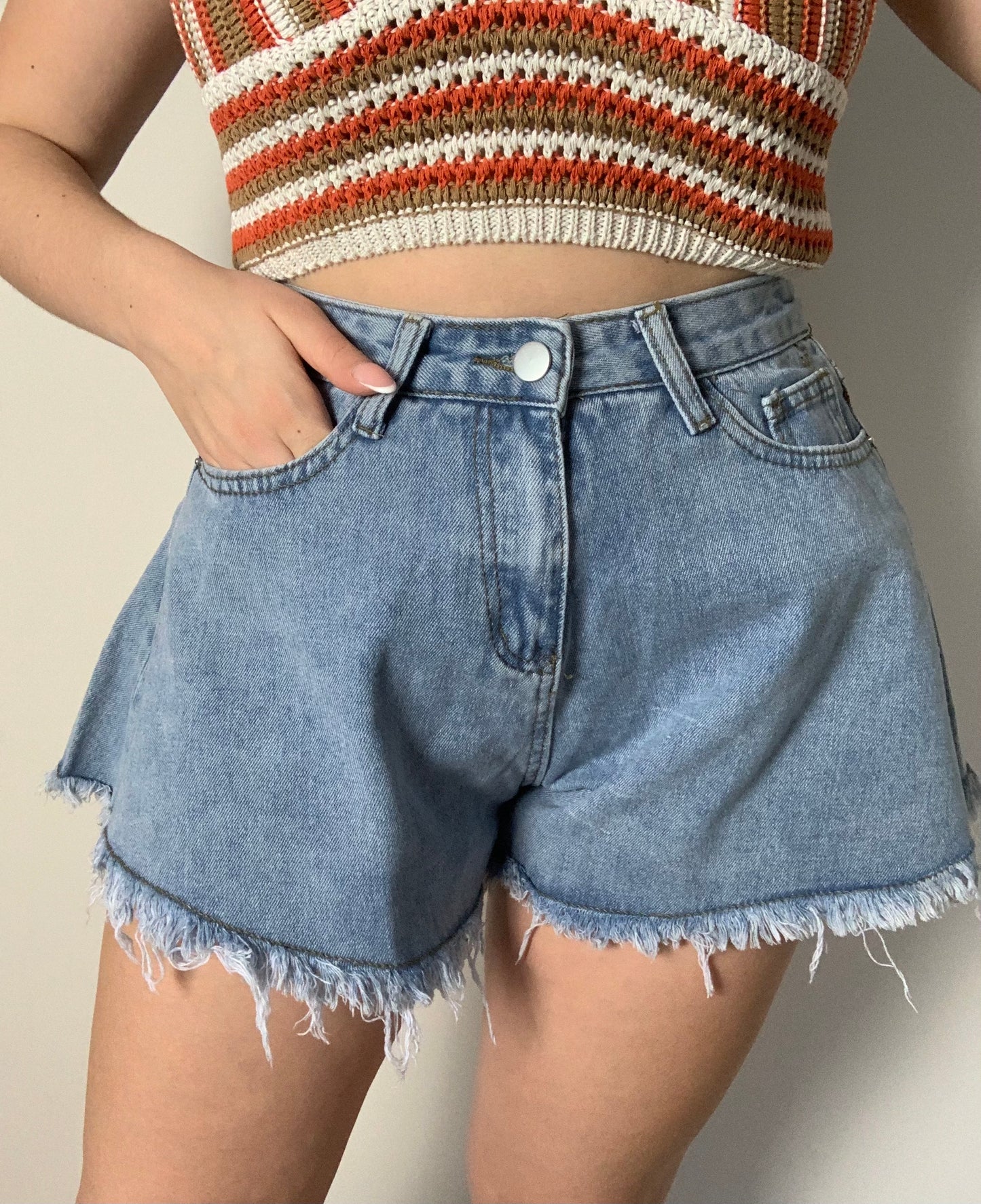 SHORTS IN DENIM A FARFALLA