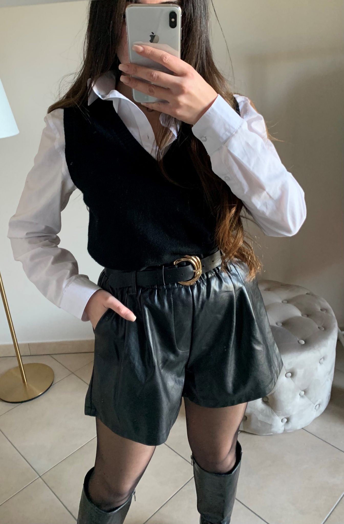 SHORTS IN ECOPELLE CON CINTURA