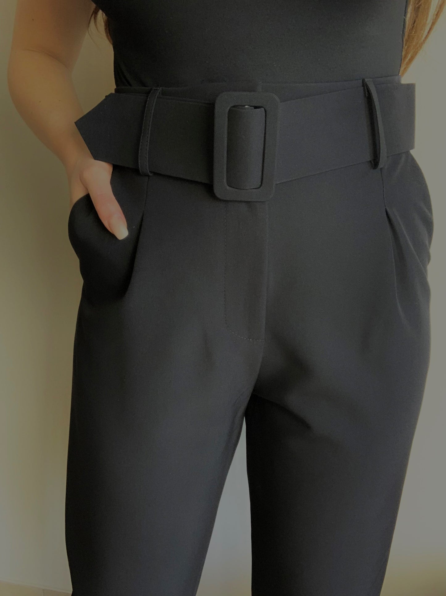 PANTALONE CON CINTURA LUMINA